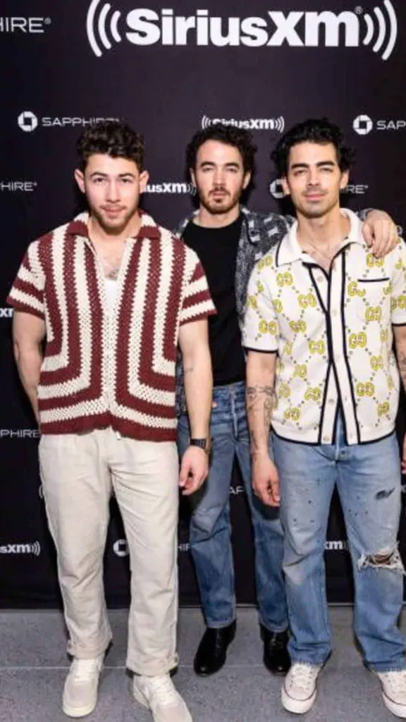 jonas brothers outfit ideas
