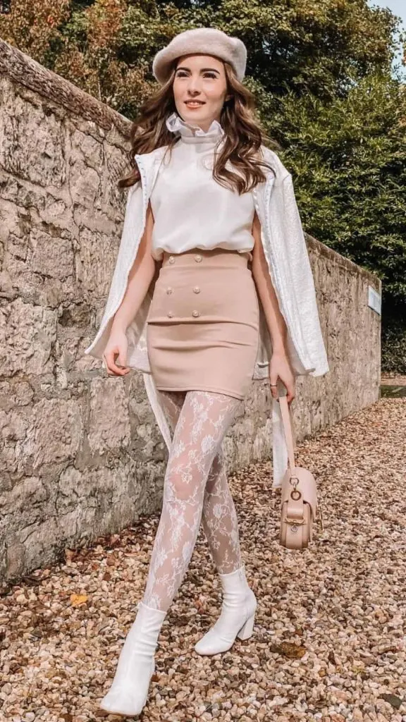 beret and white tights outfit