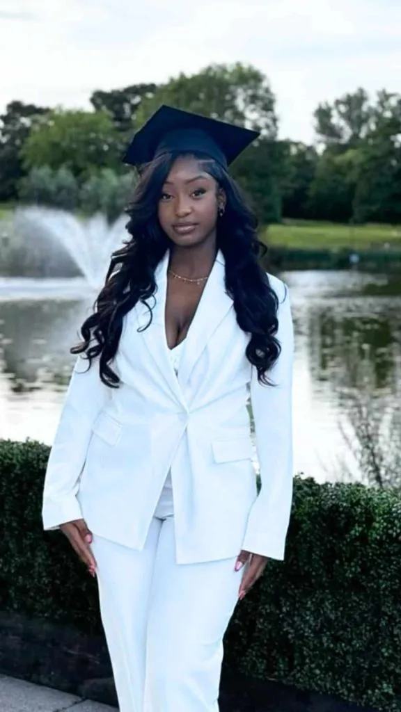 what to wear to graduation dinner