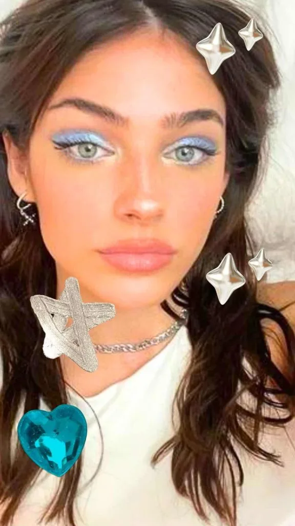 blue eyeshadow outfit ideas