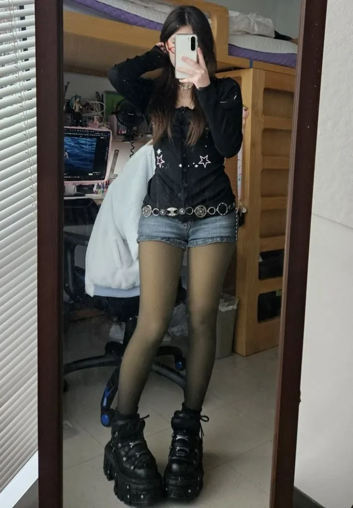 tights under jean shorts outfits