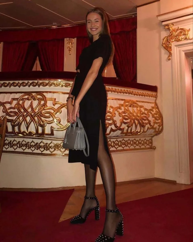 elegant dress to symphony orchestra