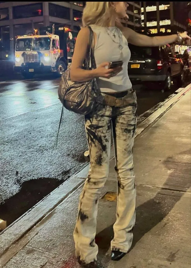 What to wear with acid wash jeans