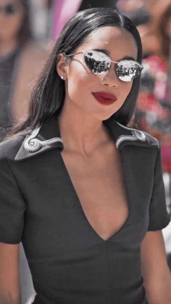 how to dress sharp women