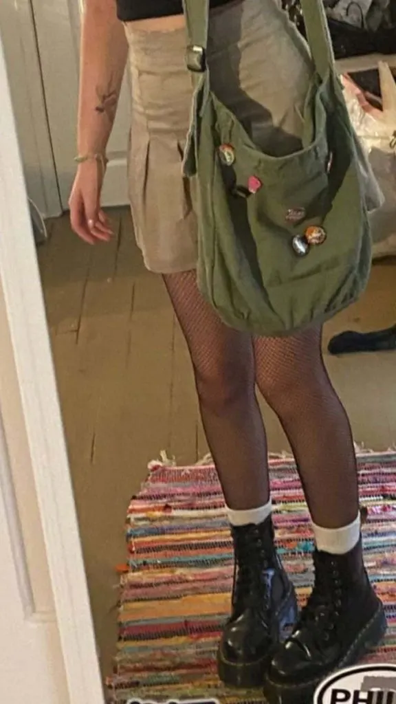 Canva messenger bag with boots