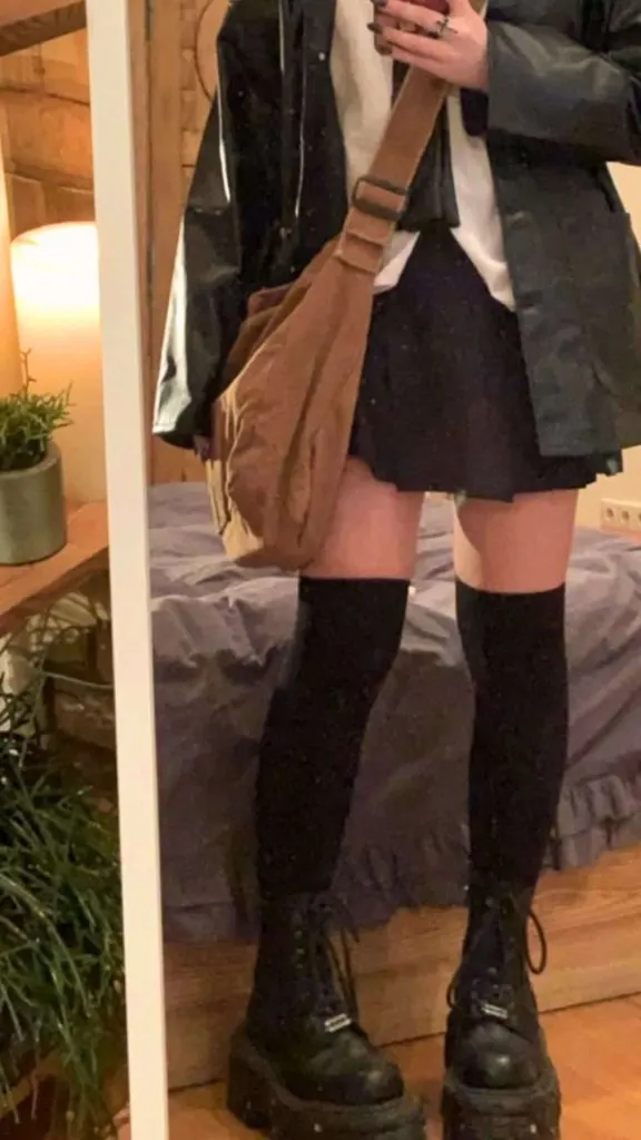 Canva messenger bag with boots