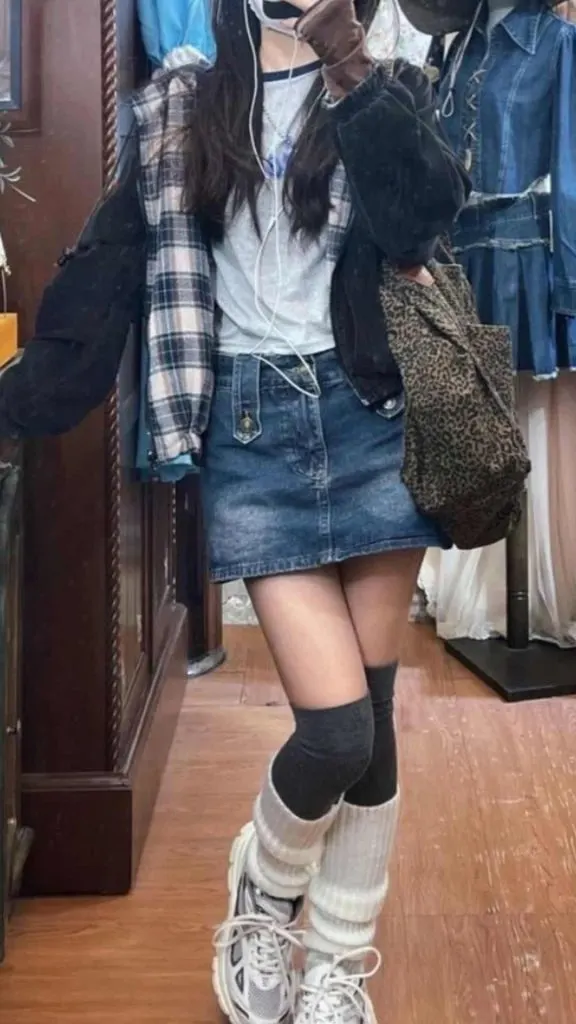 Canva messenger bag and leg warmers