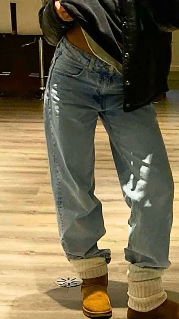 baggy jeans and leg warmers