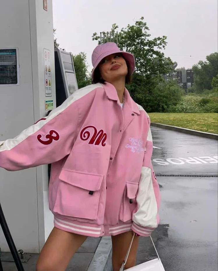  pink bucket hat baddie outfit