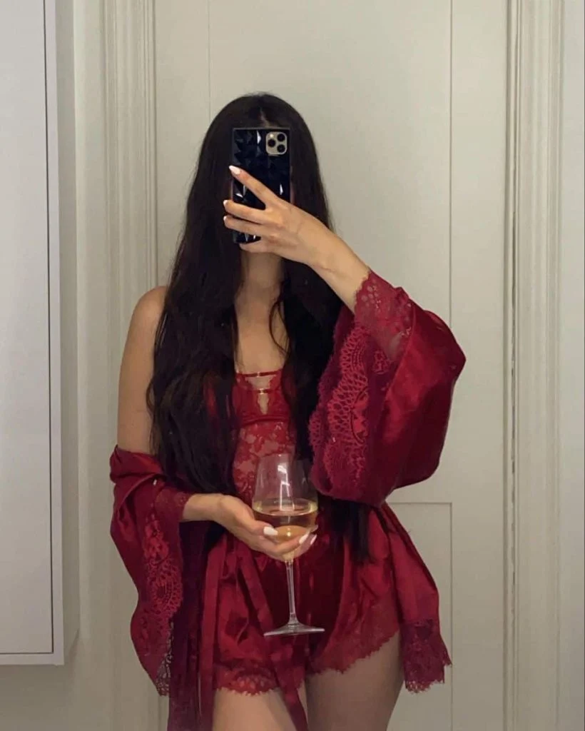 NETFLIX and chill outfit ideas red