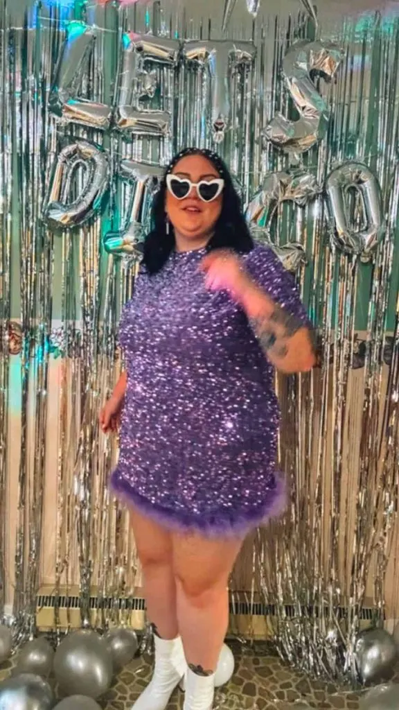 PLUS size outfits 90s retro party