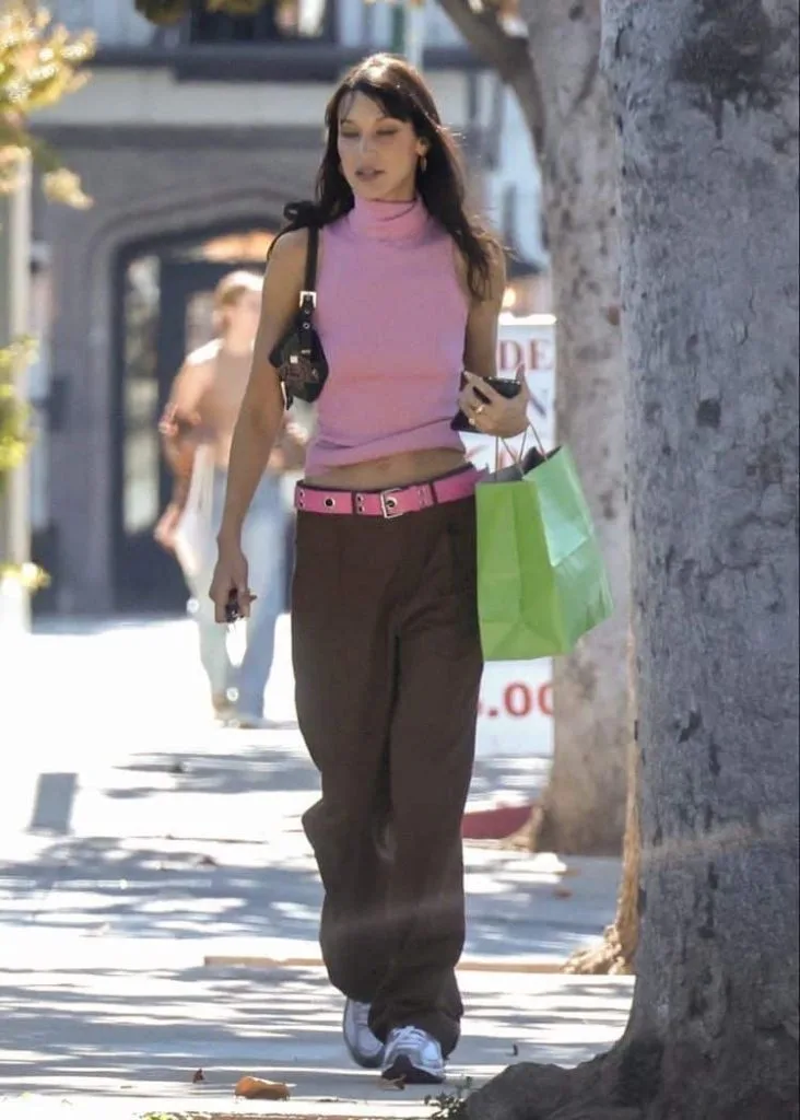 What to wear with brown pants