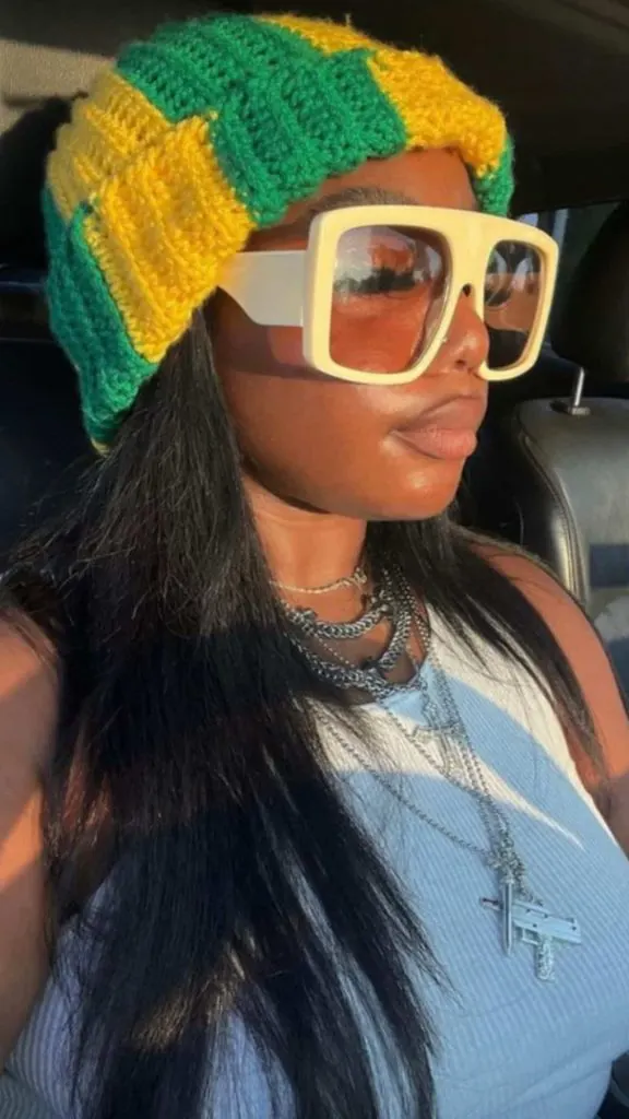 beanie and sunnies outfits