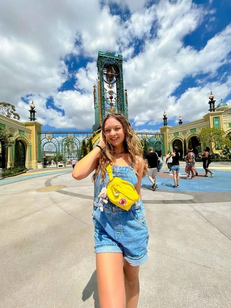 DENIM OVERALL Universal Studio outfit