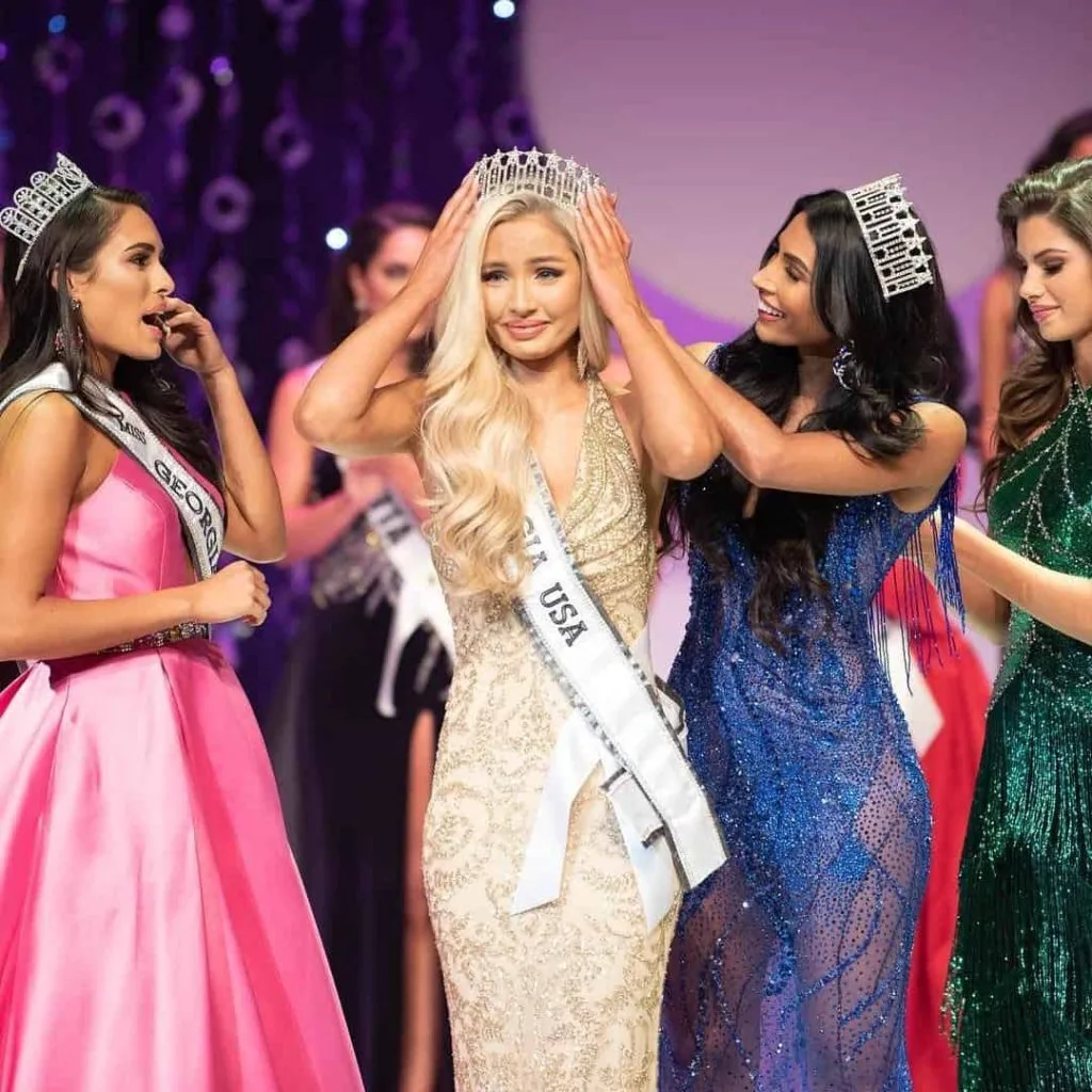 What to wear to a pageant as a guest