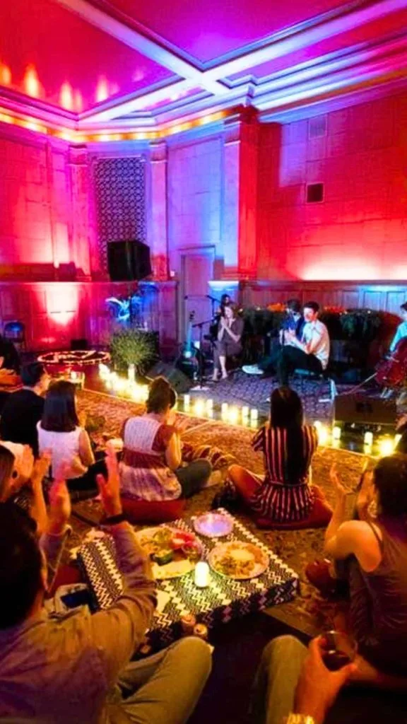 what to wear to comedy show