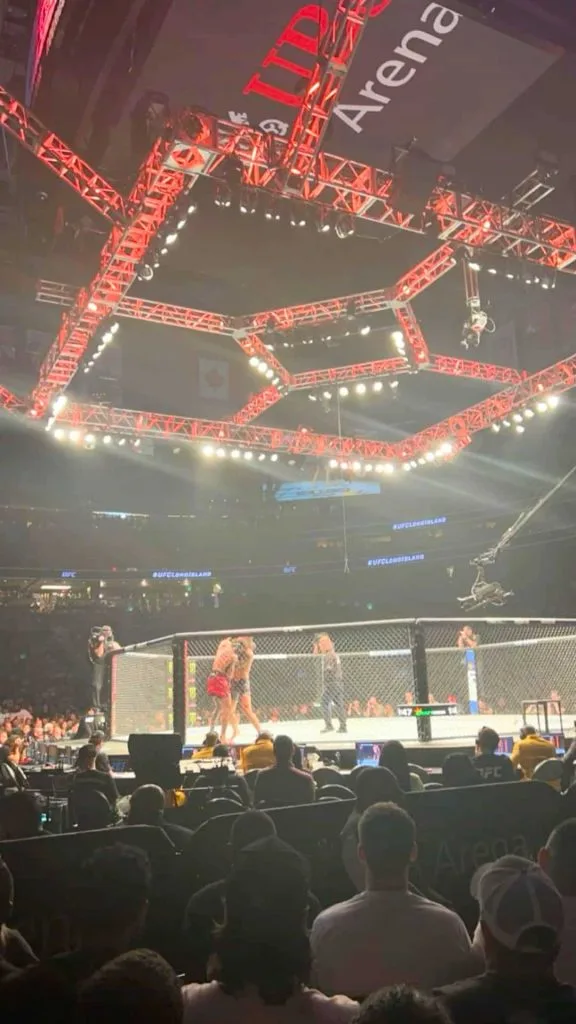 what to wear boxing night