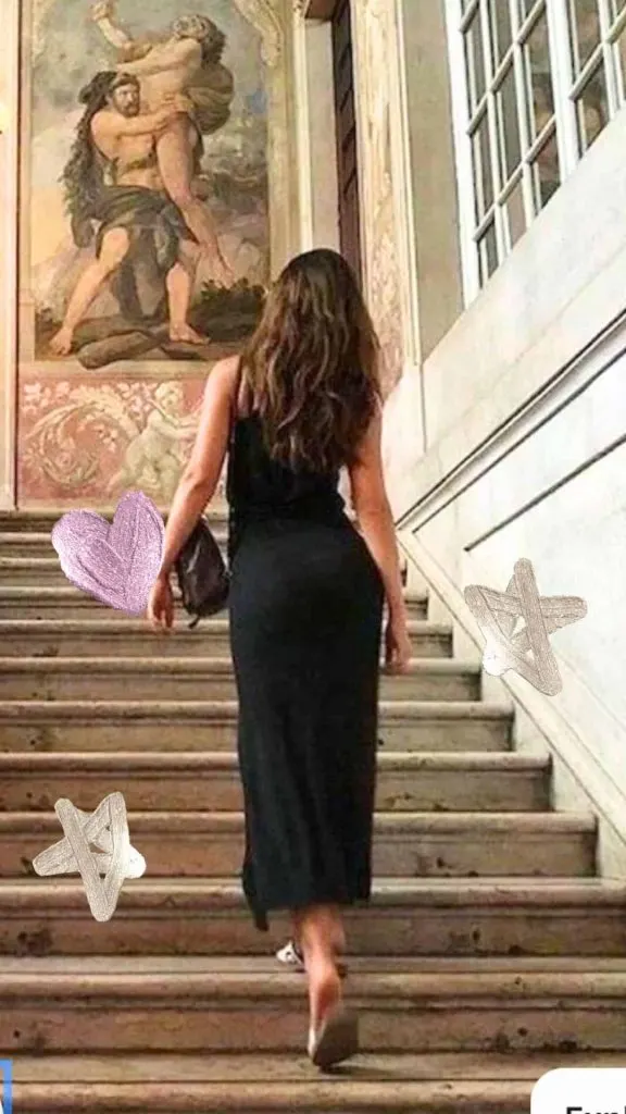 what to wear to art gallery