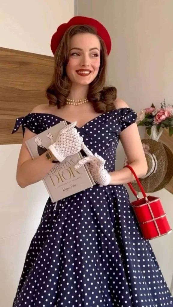 WHAT TO WEAR musical 