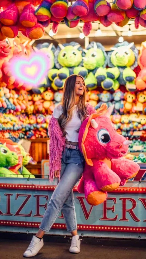 what to wear to carnival party