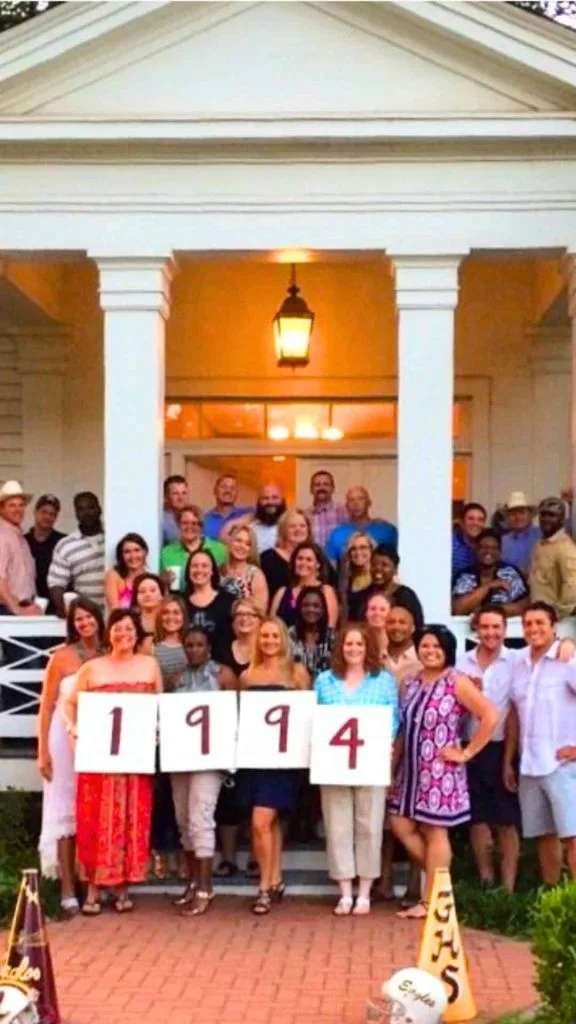 what to wear class reunion alumni meet