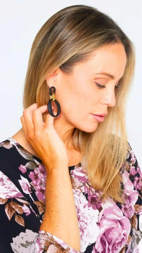 what to wear to class reunion