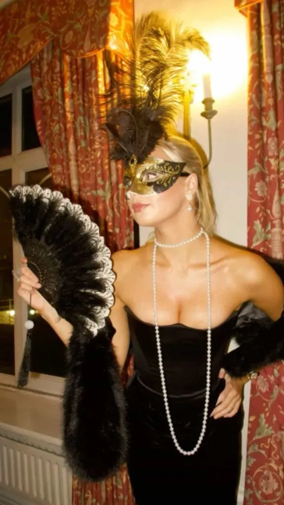 what to wear masquerade party