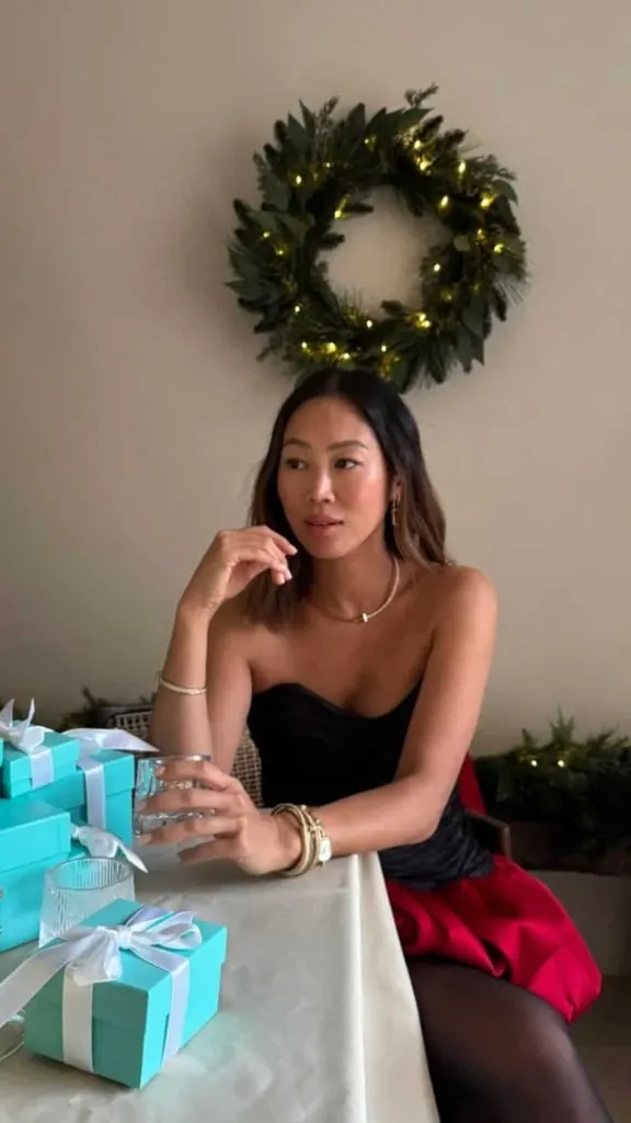 feminine fashion blogger Aimee Song