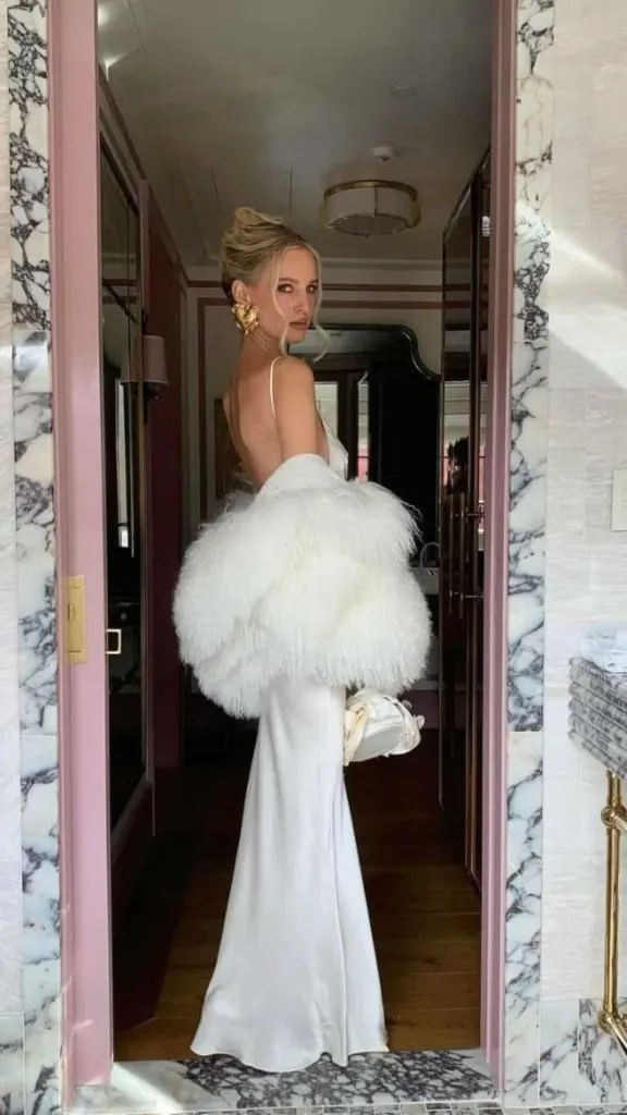 Leonie Hanne fashion blogger Instagram