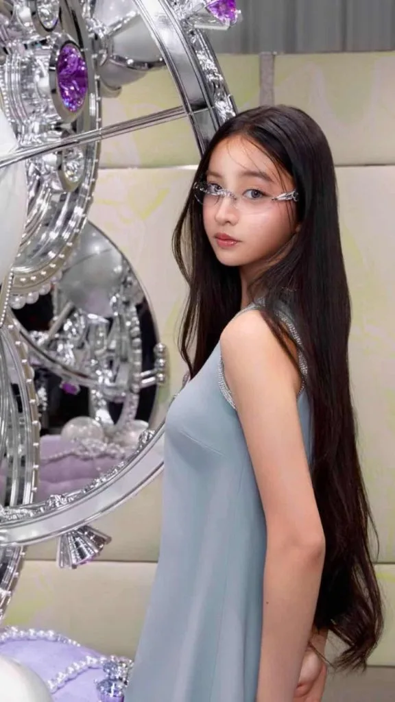 y2k outfit ideas makeup