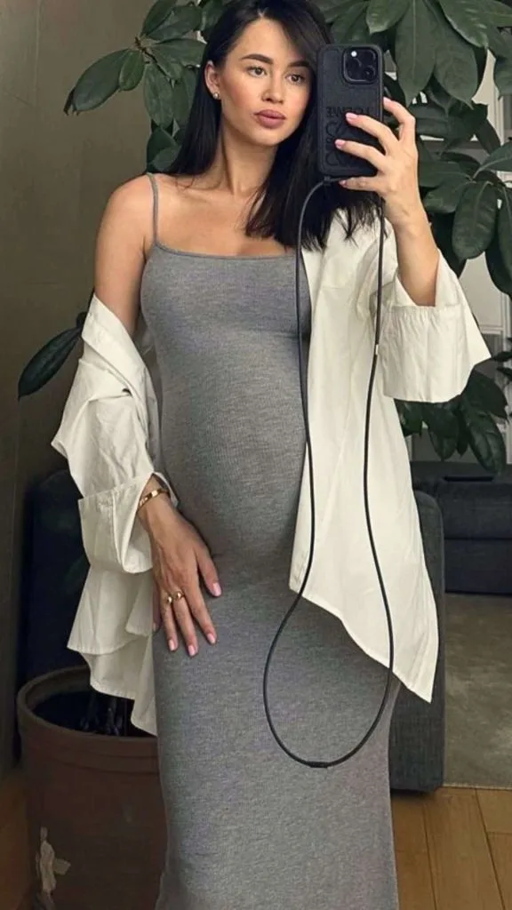 hot pregnancy outfit