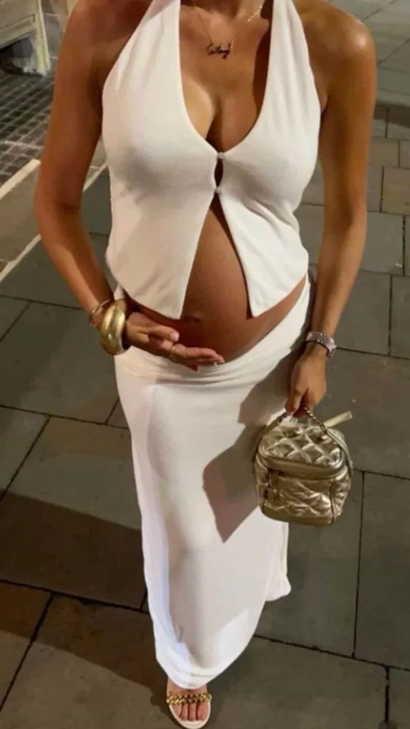 pregnancy outfit hot
