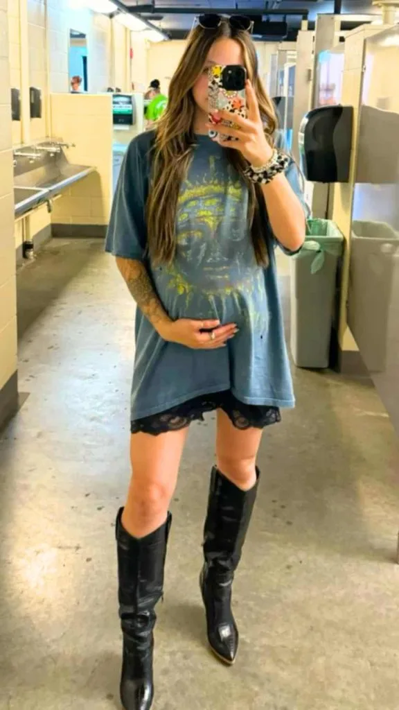 Maternity festival outfits