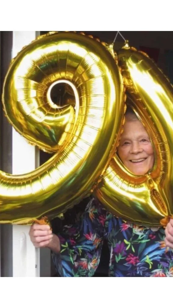 What is the color for a 90th birthday