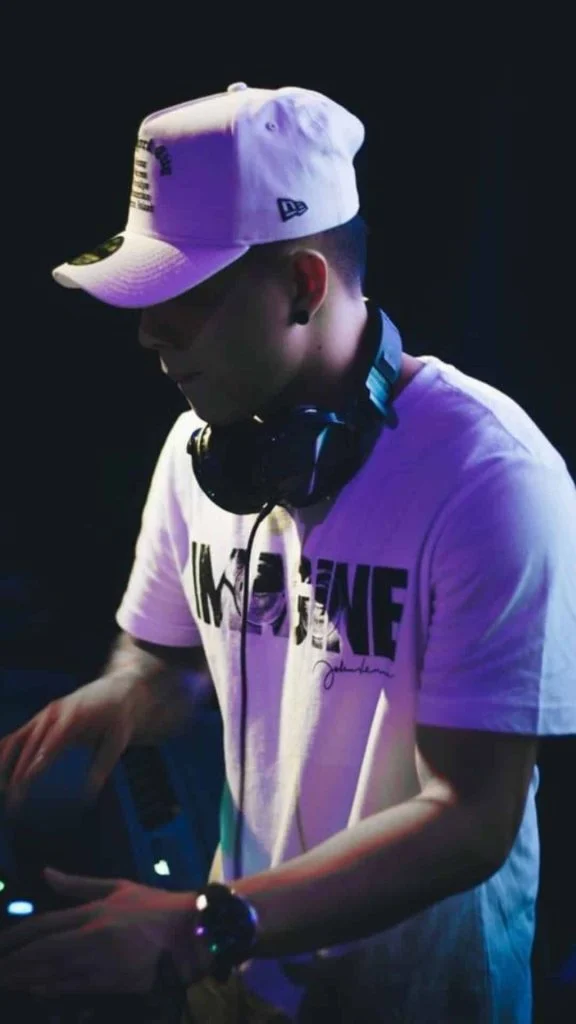 how to dress like a rapper