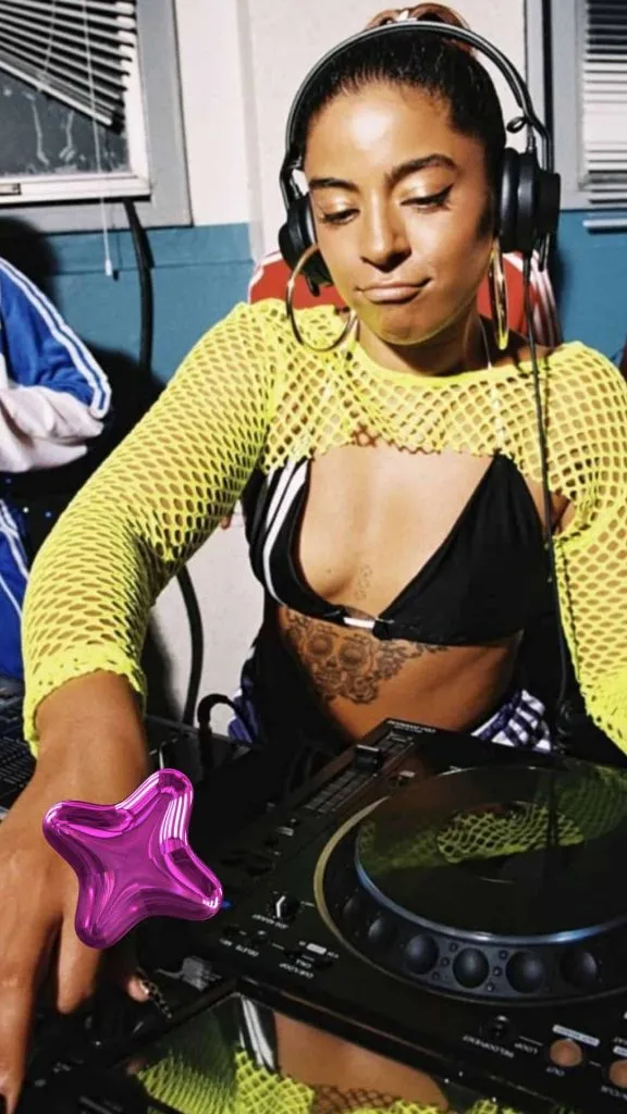 how to dress like DJ 