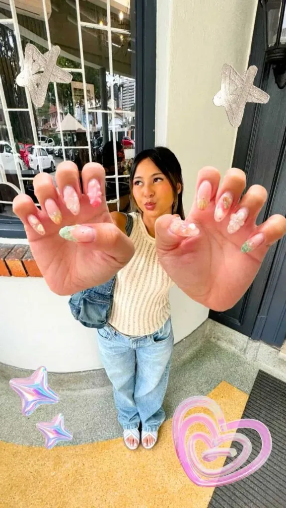 nail poses hands with face