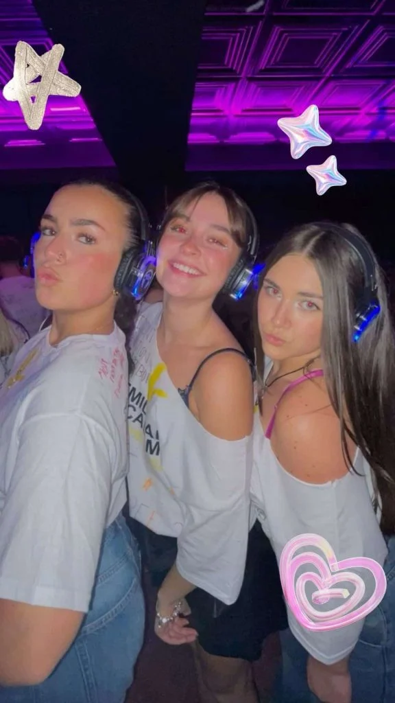 Silent disco party outfit ideas nostalgic 