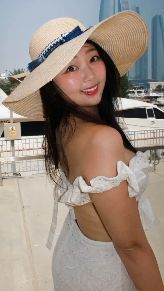 abu dhabi summer outfit