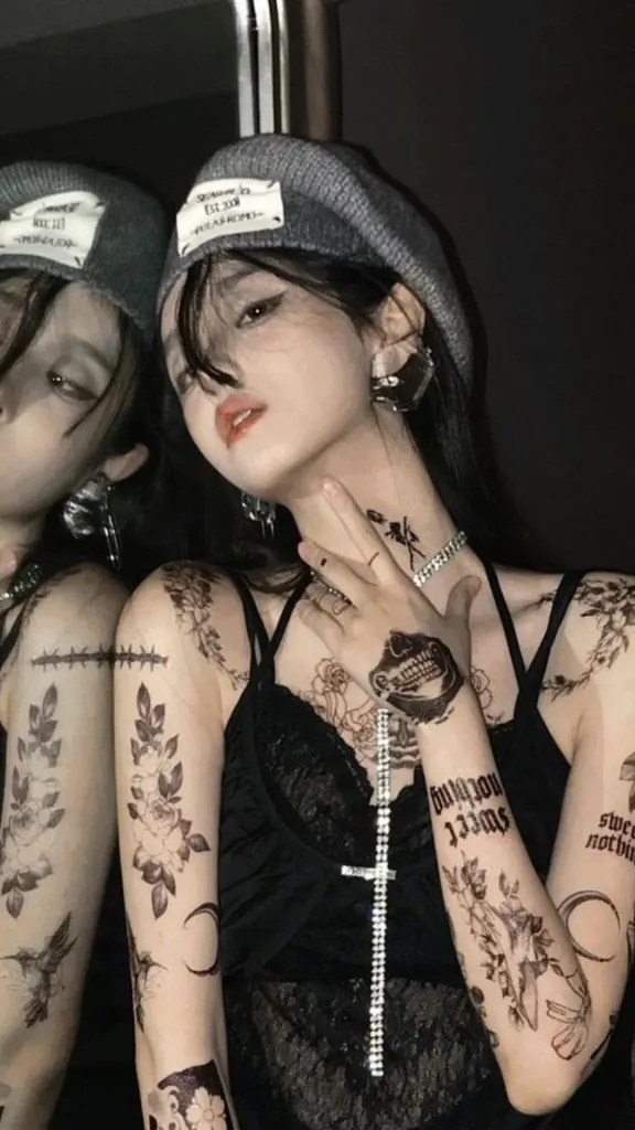 Baddie Asian girls with tattoo