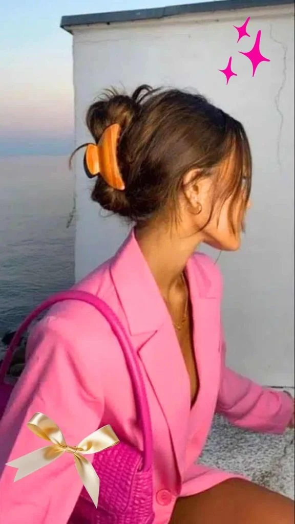 hairstyle claw clip aesthetic