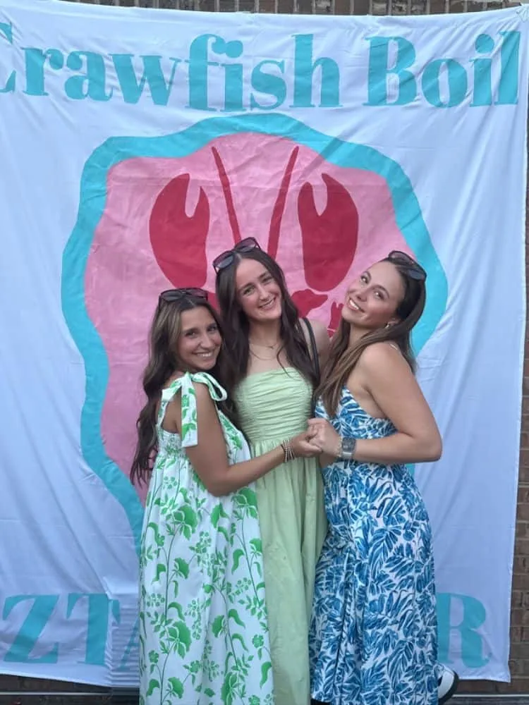 CRAWFISH season friends outfit party