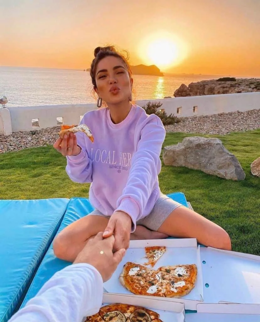 pizza date aesthetic couple