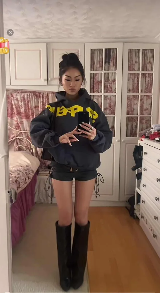 oversized hoodie and boots Trivia night