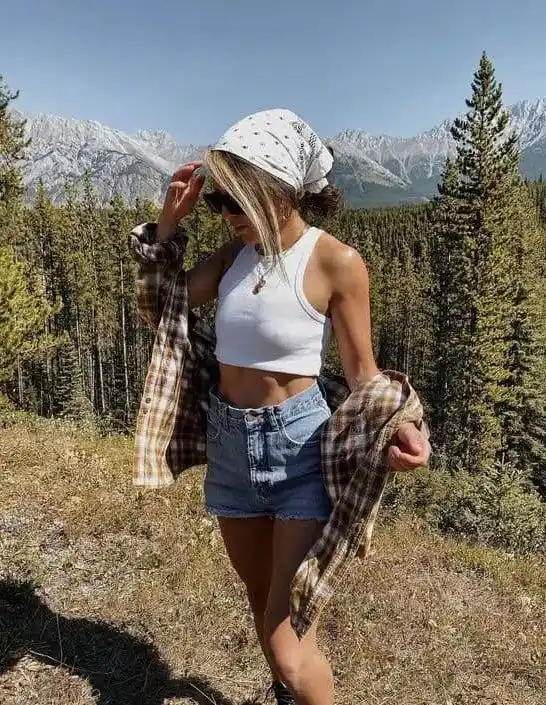 18 real-life hiking outfits + oddly specific tips!❤️