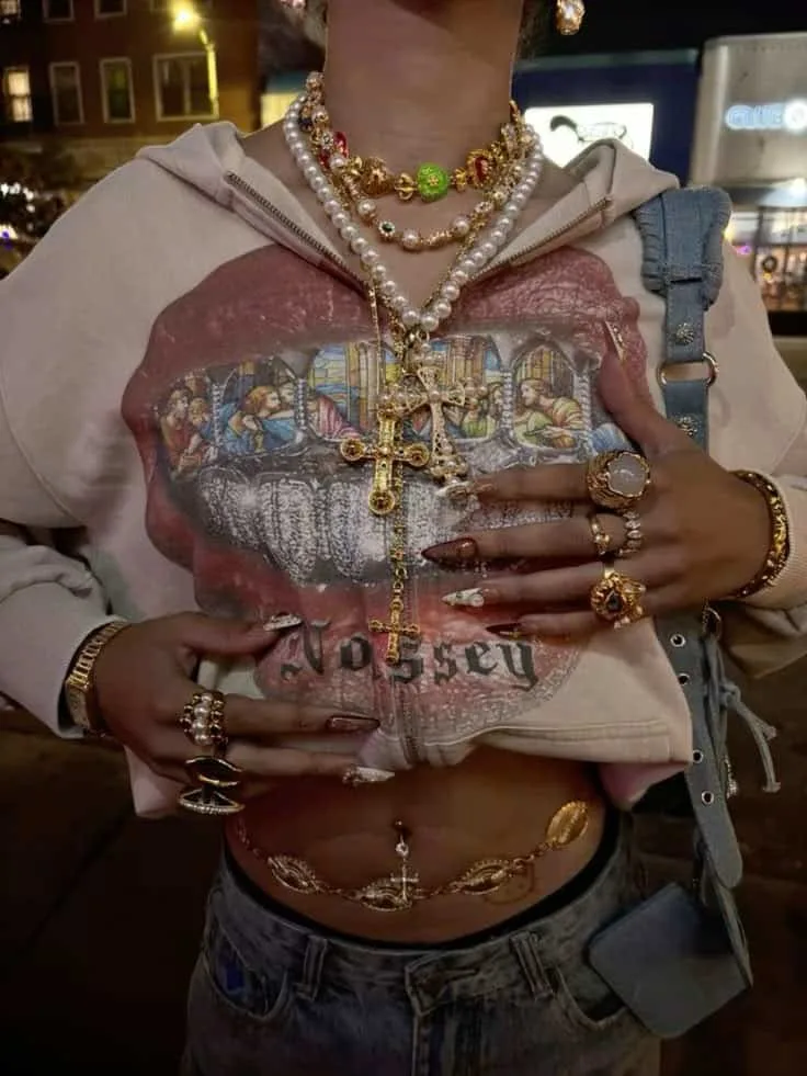 baddie hoodie outfit ideas