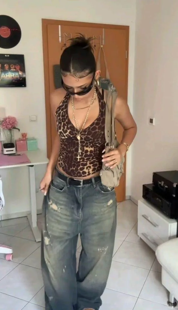 y2k outfits International school students outfits