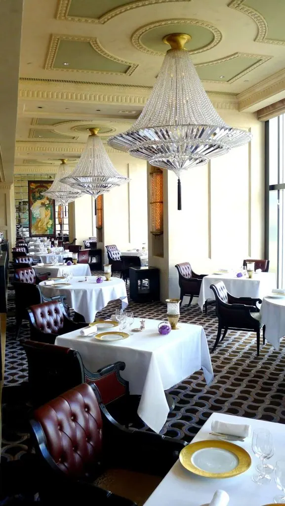 Caprice FINE DINING resto Hong Kong