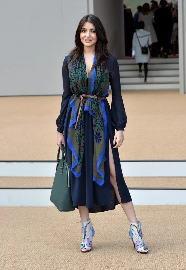 ways wear a scarf with dress styling tip