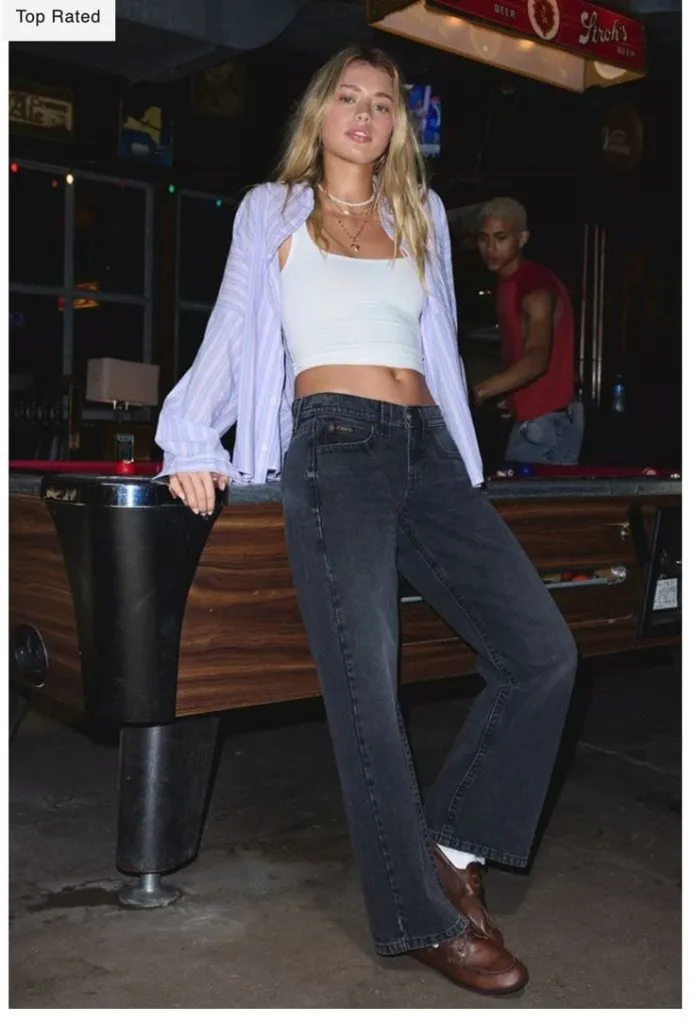 BUTTON DOWN and low rise jeans_